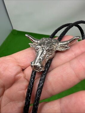 Vintage Western Steer Cow head bolo tie